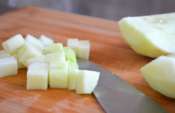 Салат со свеклой и зеленым яблоком