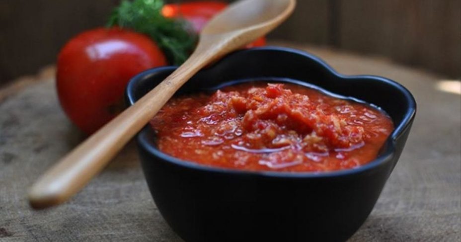 Кислый соус из хрена, помидор и огуречного рассола - вкусный рецепт