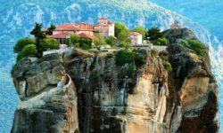 Парящие в небесах: Монастыри Метеоры - Чудо Греческой Архитектуры